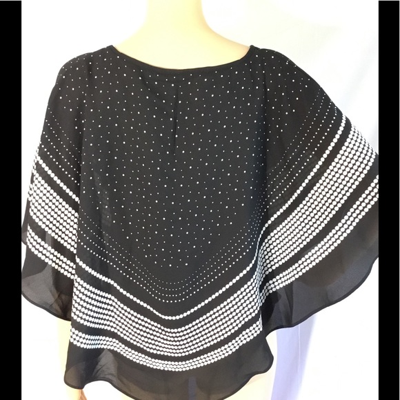 ELLE Crepe Popover Top Black and White NWT - Picture 2 of 10